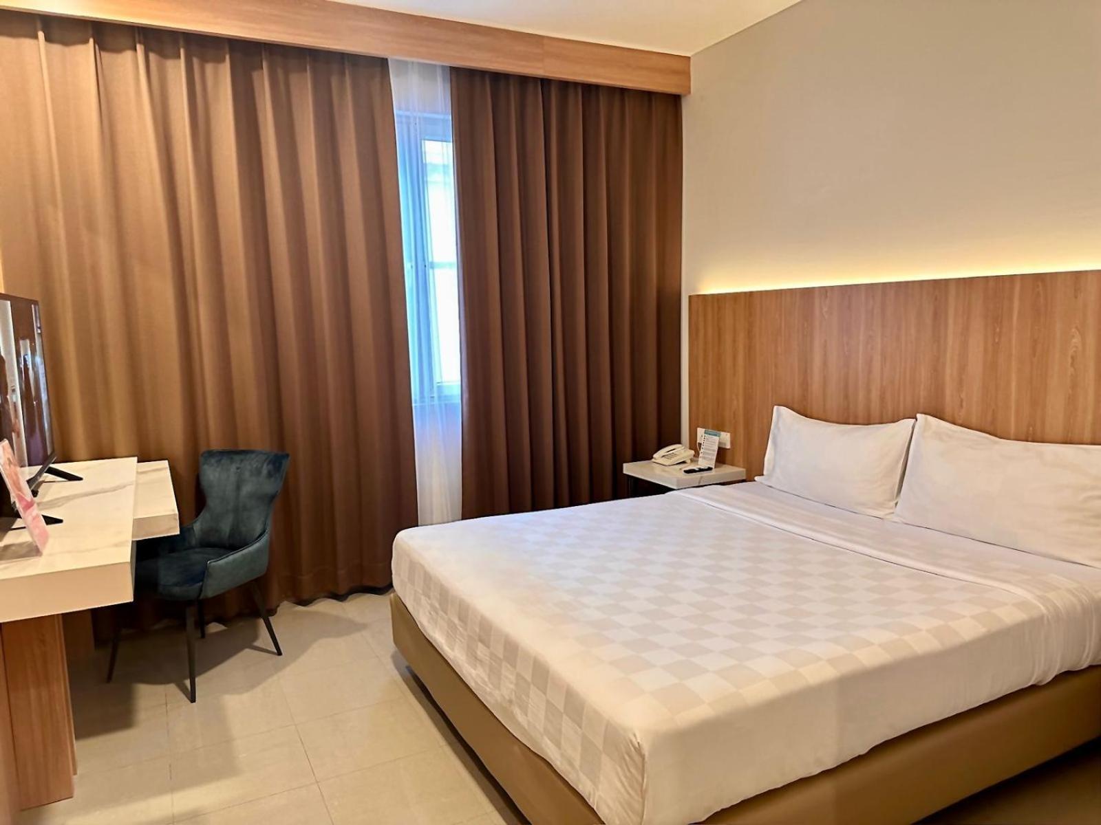 Royal Palm Hotel & Conference Center Cengkareng Cakarta Dış mekan fotoğraf